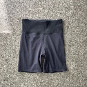 Vuori Women's Ribbed Studio Shorts | Azure | Size Small